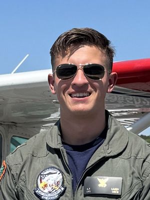 Alex, 28