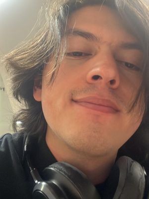 Juan Felipe, 25