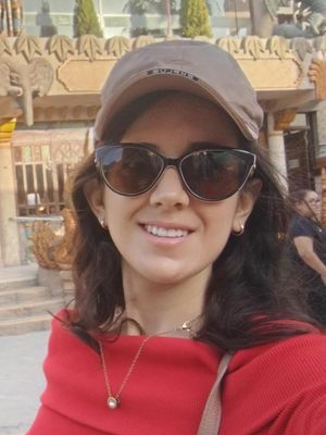 Gabriela, 32