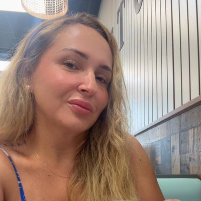 Ana, 43