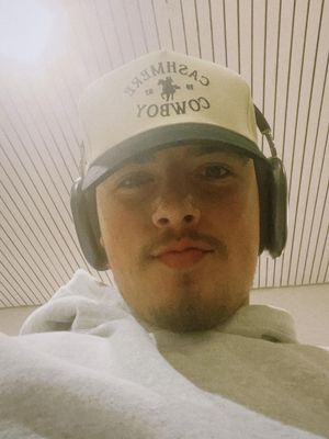 Derek, 24