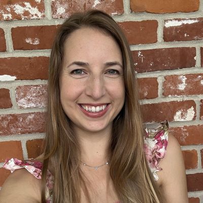 Kasey, 30