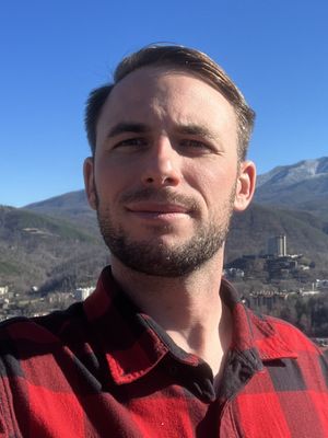 Ken, 32