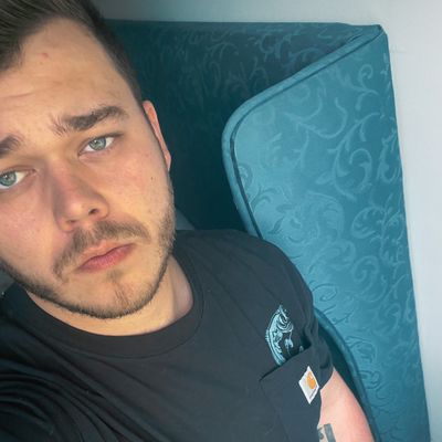 Mark, 25