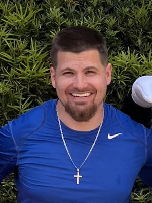 Travis, 31