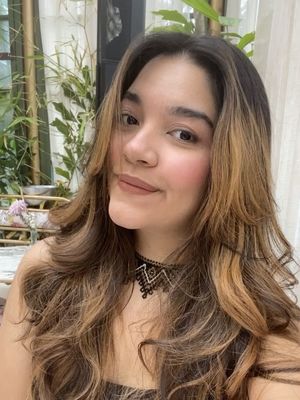 Maria, 23