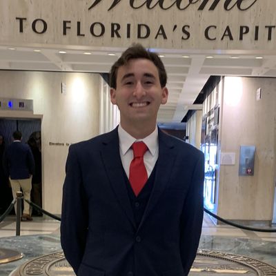 Daniel, 21