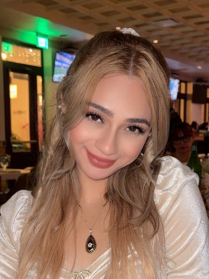 Yasmini, 28