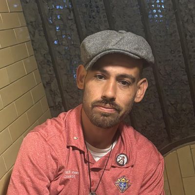 Giovanni, 39