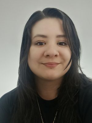 Valeria, 32