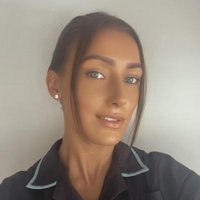 Lauren, 24