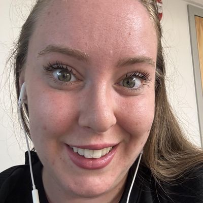 Andrea, 31