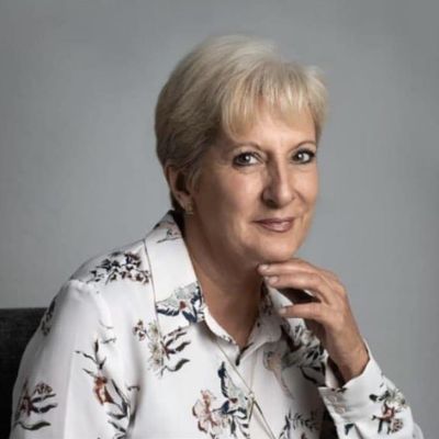 Julia, 70