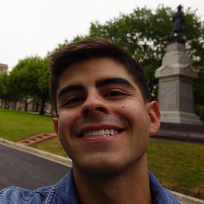 Daniel, 23
