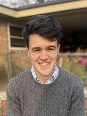 Ian, 22