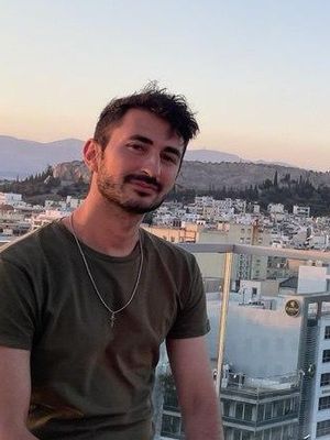 Daniel, 33