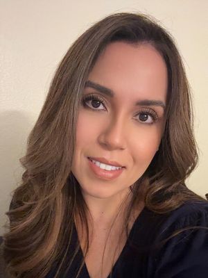Laura, 40