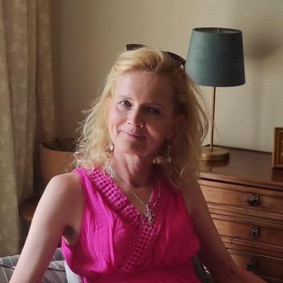 Kamila, 52