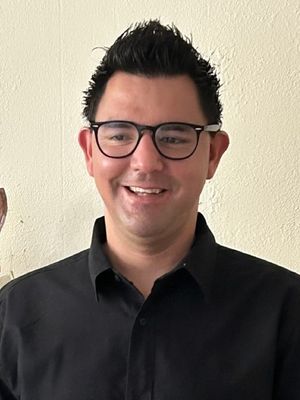 Dennis, 37