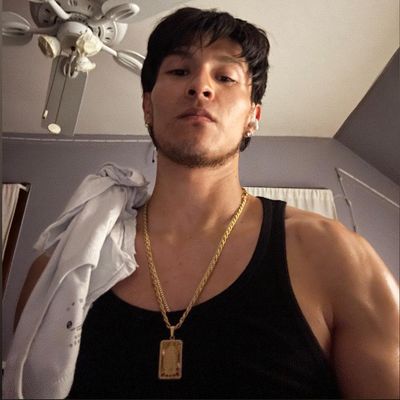 Erik, 24
