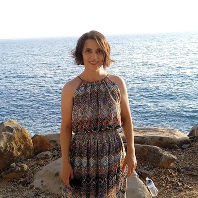 Lucia, 33