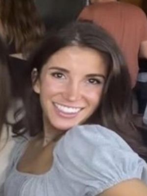 Lexi, 31