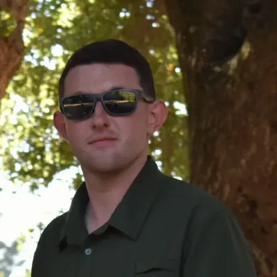Tim, 28