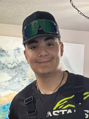 Esteban, 19