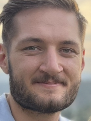 James, 28