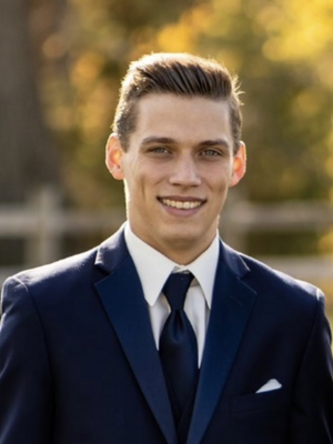 Dan, 25