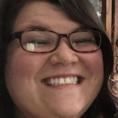 Julianne, 37