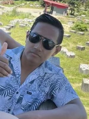 Manuel, 35