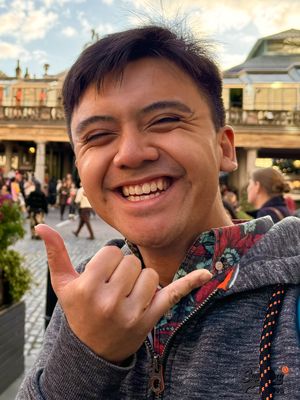 Christian, 25