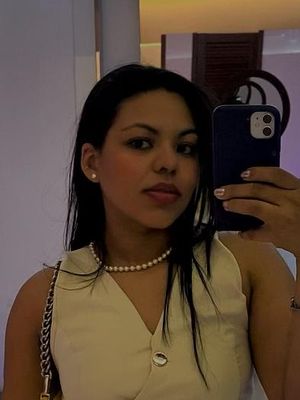 Lorrane, 33