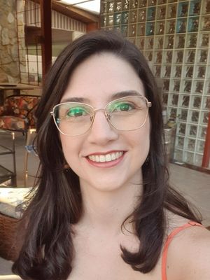 Luiza, 33