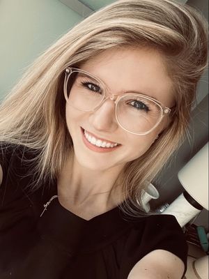Lexi, 24
