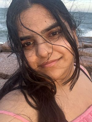Monica, 23