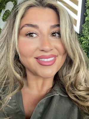 Sindy, 41