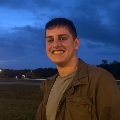 Thomas, 27