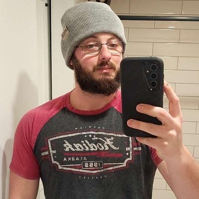 Max, 30