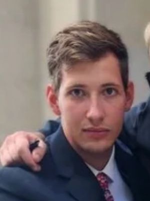 Peter, 28