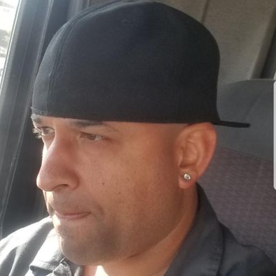 Thomas, 43