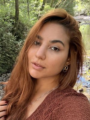 Gabriela, 26