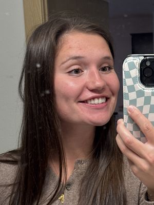 Elena, 23