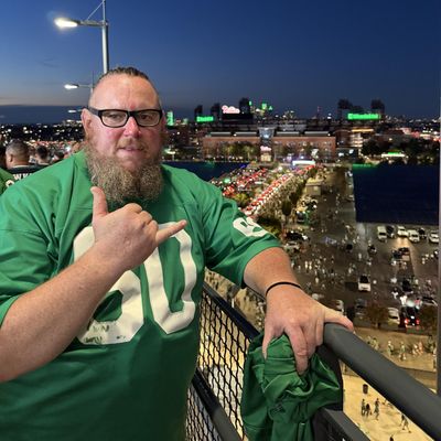Kevin, 49