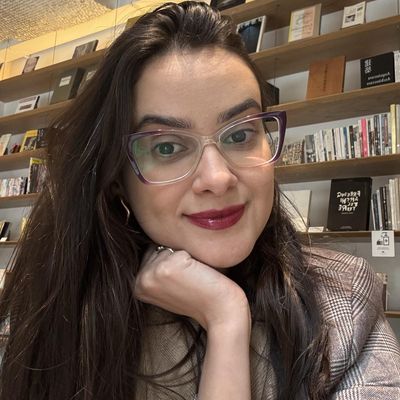 Debora, 30