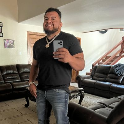 Carlos, 36