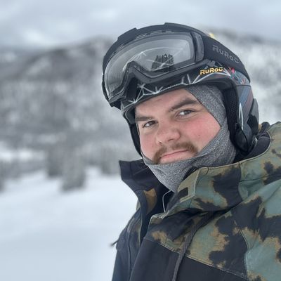 Daniel, 27
