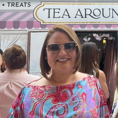 Mirna, 44