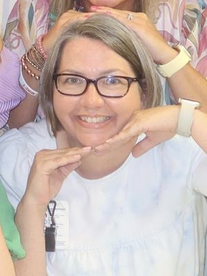Vicky, 47